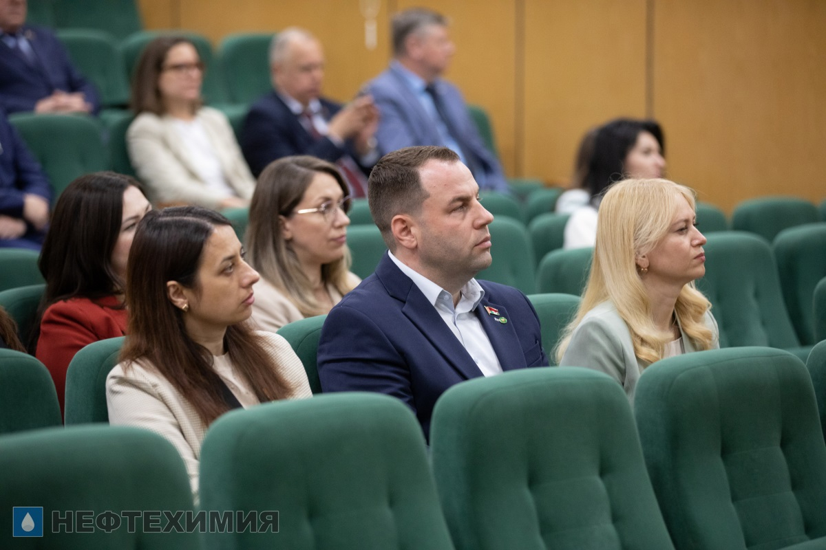 Лучшие идеологи нефтехимических предприятий удостоены отраслевых наград  