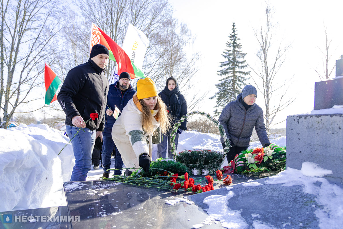 Нефтехимики почтили память жертв Освейской трагедии