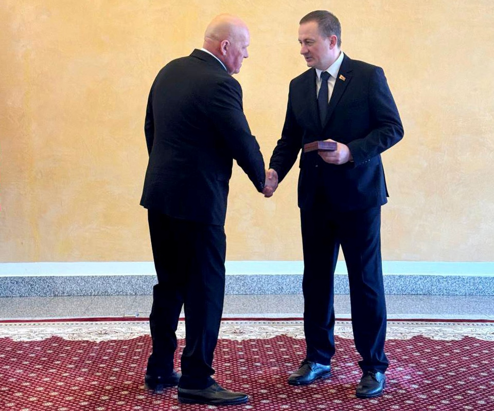 Александр Турчин вручил нефтехимикам медали «За трудовые заслуги»