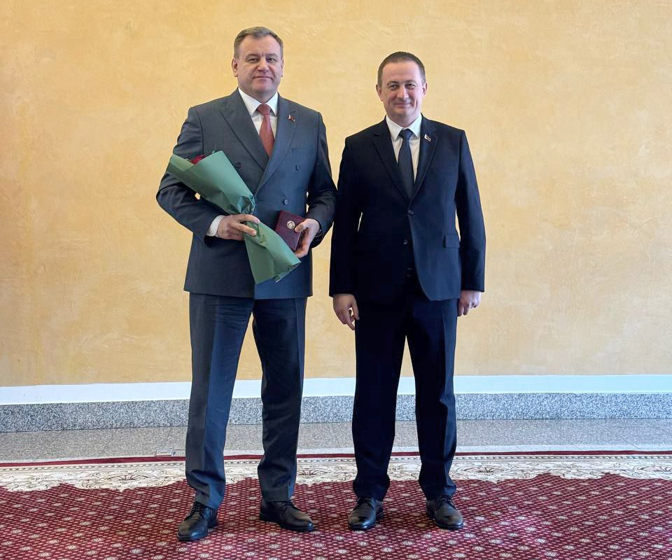 Александр Турчин вручил нефтехимикам медали «За трудовые заслуги»