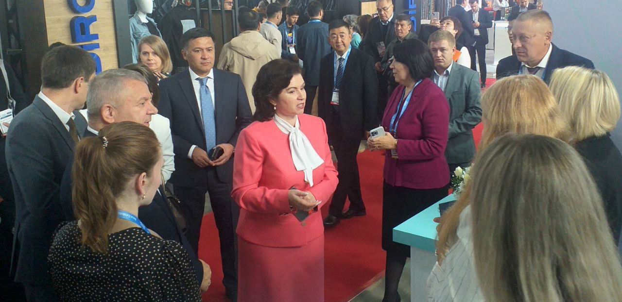 Продукция белорусской нефтехимии демонстрируется в Ташкенте на выставке UzTextileExpo Autumn — 2023